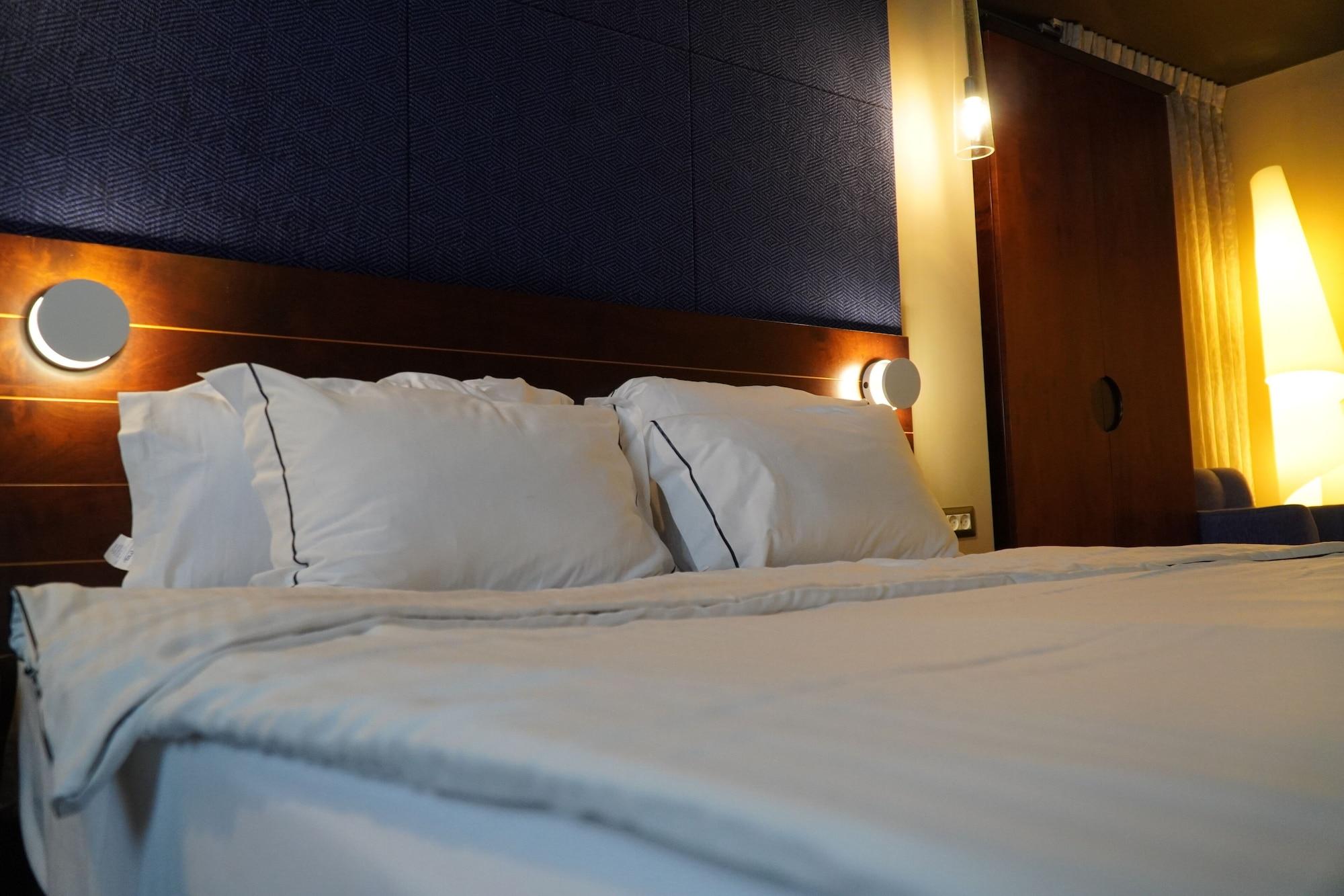 Play Seaport Suite Hotel Tlv Tel Aviv Exteriör bild