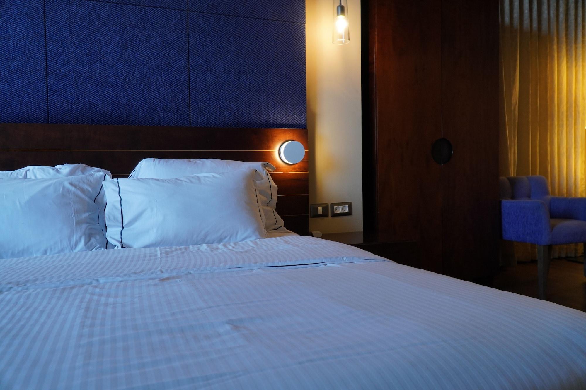 Play Seaport Suite Hotel Tlv Tel Aviv Exteriör bild