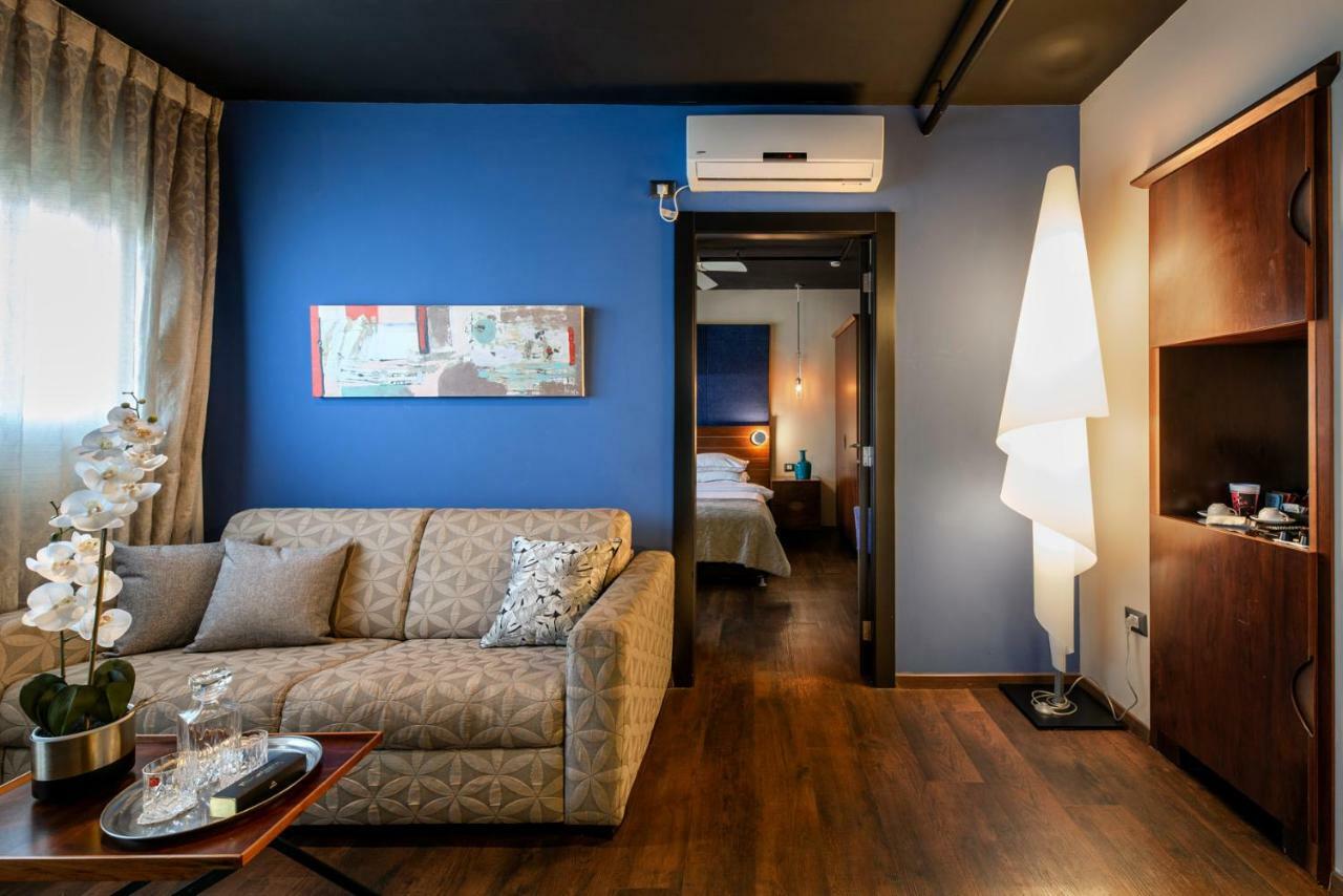 Play Seaport Suite Hotel Tlv Tel Aviv Exteriör bild
